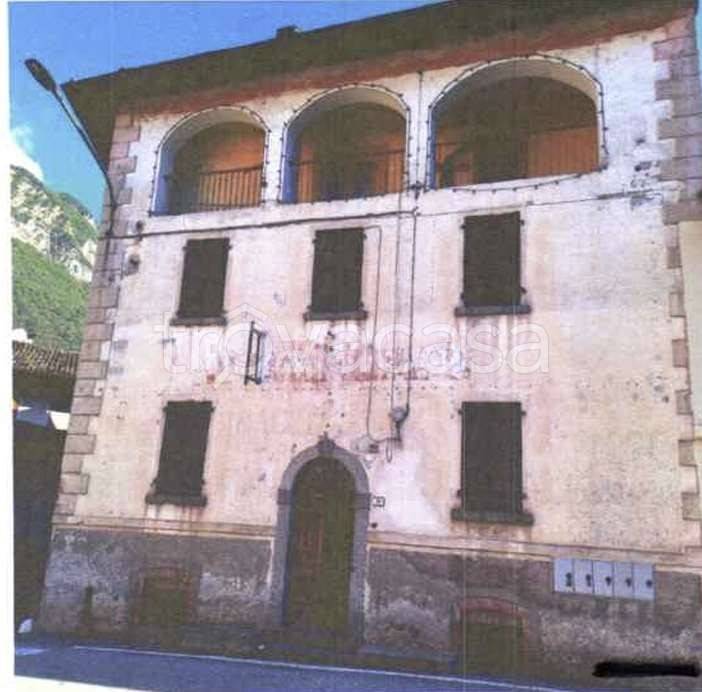 appartamento in vendita ad Idro in zona Crone