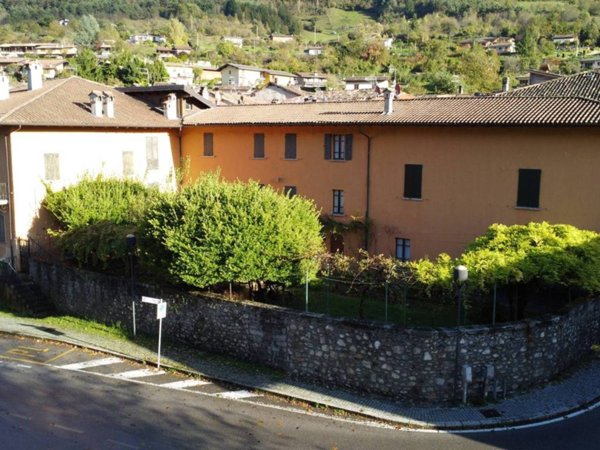 appartamento in vendita ad Idro in zona Crone