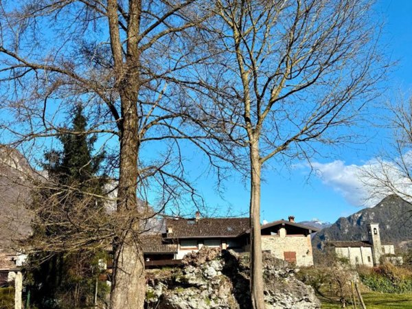 appartamento in vendita ad Idro in zona Crone