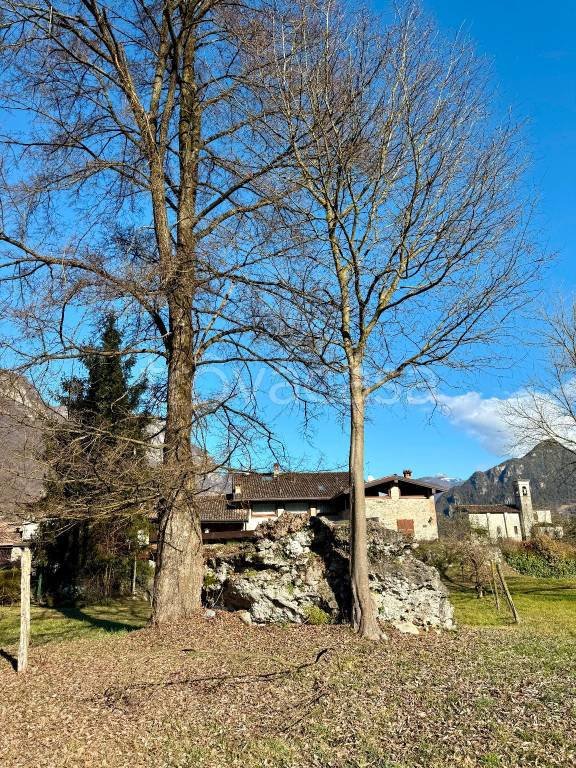 appartamento in vendita ad Idro in zona Crone