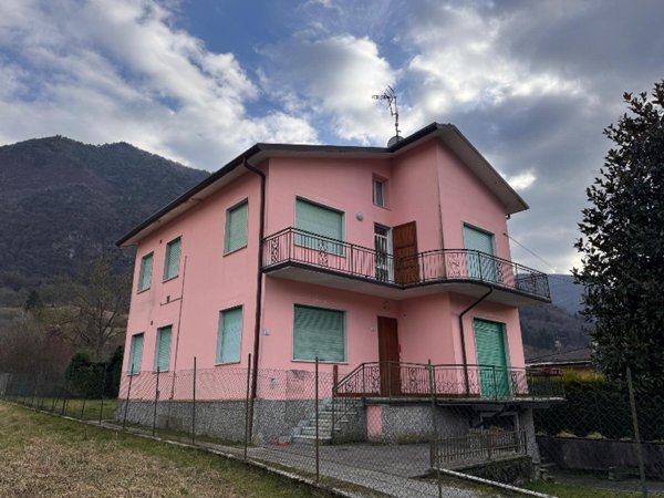 casa indipendente in vendita ad Idro in zona Crone