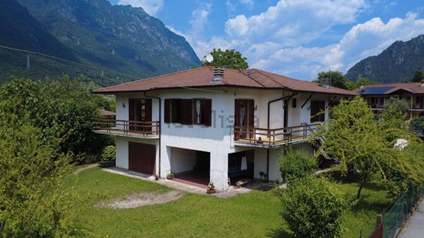 casa indipendente in vendita ad Idro in zona Crone