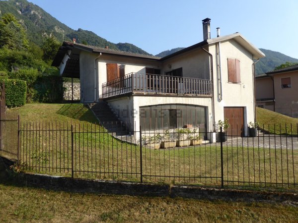 casa indipendente in vendita ad Idro in zona Crone