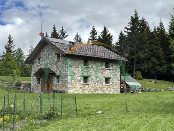 quadrivano in vendita ad Incudine
