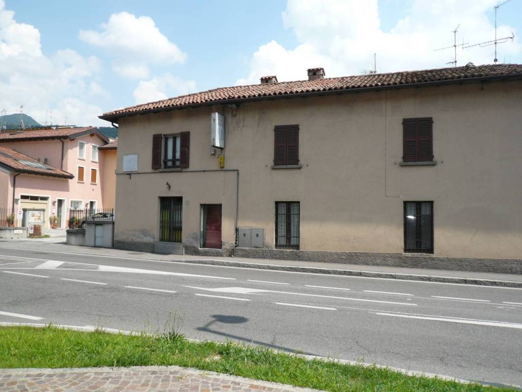 negozio in vendita ad Iseo