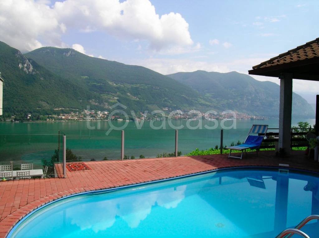 casa indipendente in vendita ad Iseo in zona Cremignane