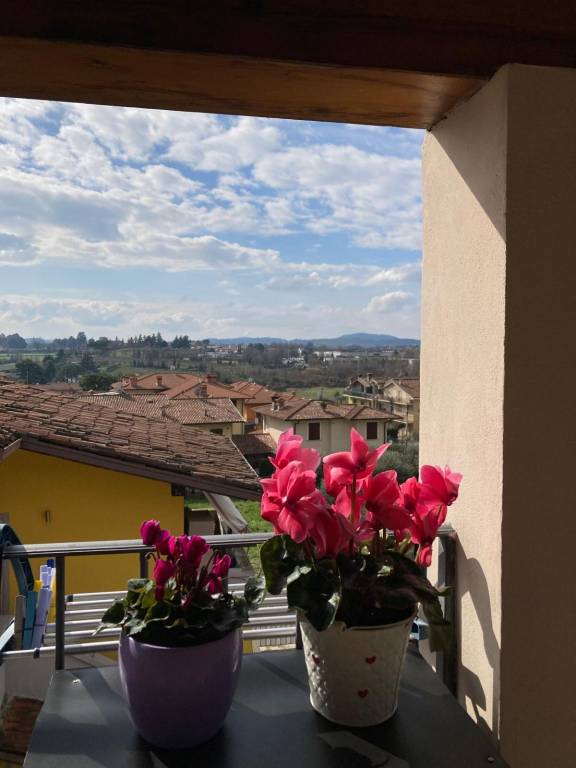 appartamento in vendita ad Iseo in zona Cremignane