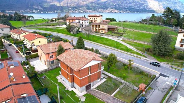 casa indipendente in vendita ad Iseo
