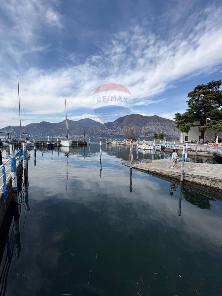 locale commerciale in vendita ad Iseo