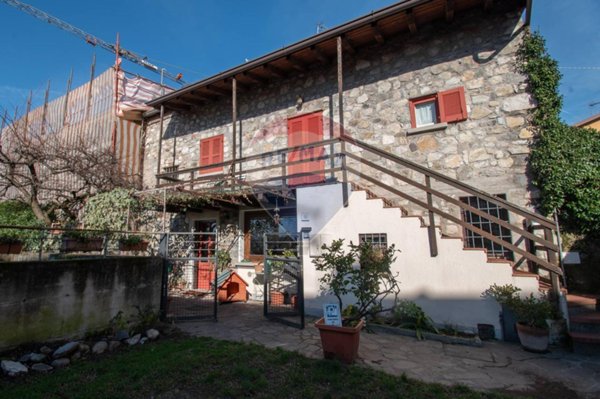 casa indipendente in vendita ad Iseo