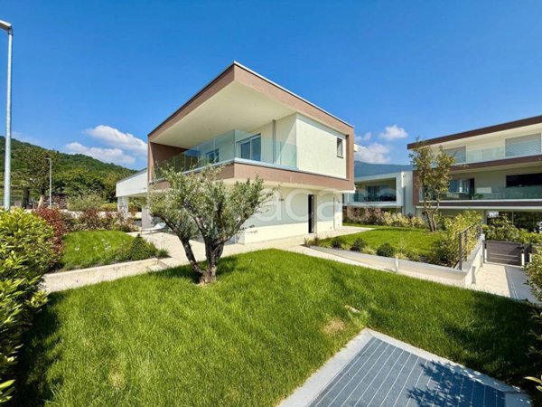 casa indipendente in vendita ad Iseo