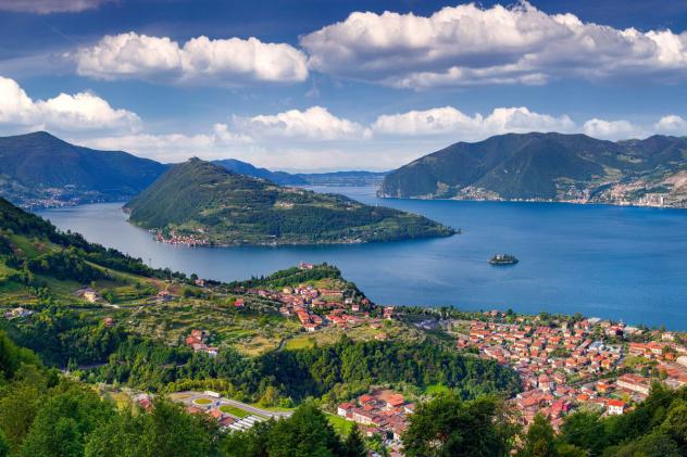 negozio in vendita ad Iseo in zona Covelo