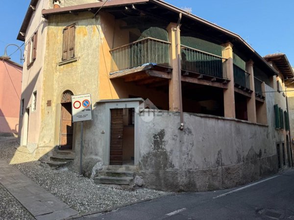 casa indipendente in vendita ad Iseo