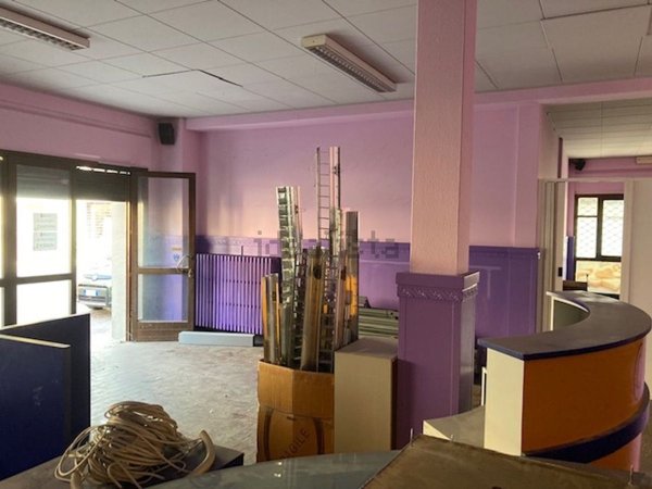 locale commerciale in vendita ad Iseo