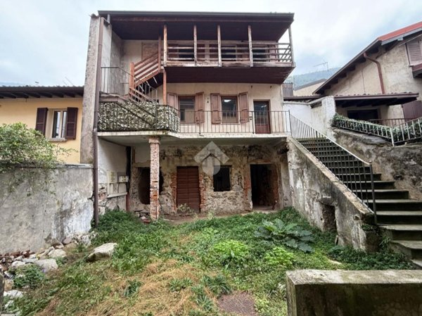 casa indipendente in vendita ad Iseo