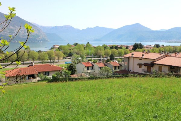 terreno edificabile in vendita ad Iseo