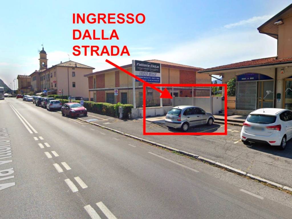 locale commerciale in vendita ad Iseo