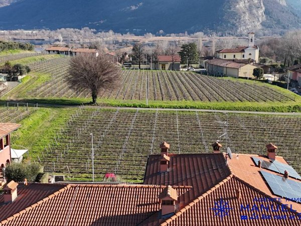 appartamento in vendita ad Iseo in zona Cremignane