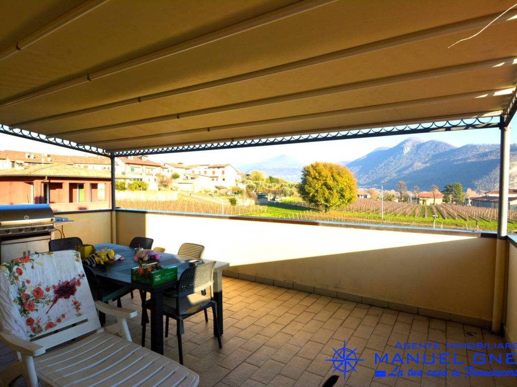 appartamento in vendita ad Iseo in zona Cremignane