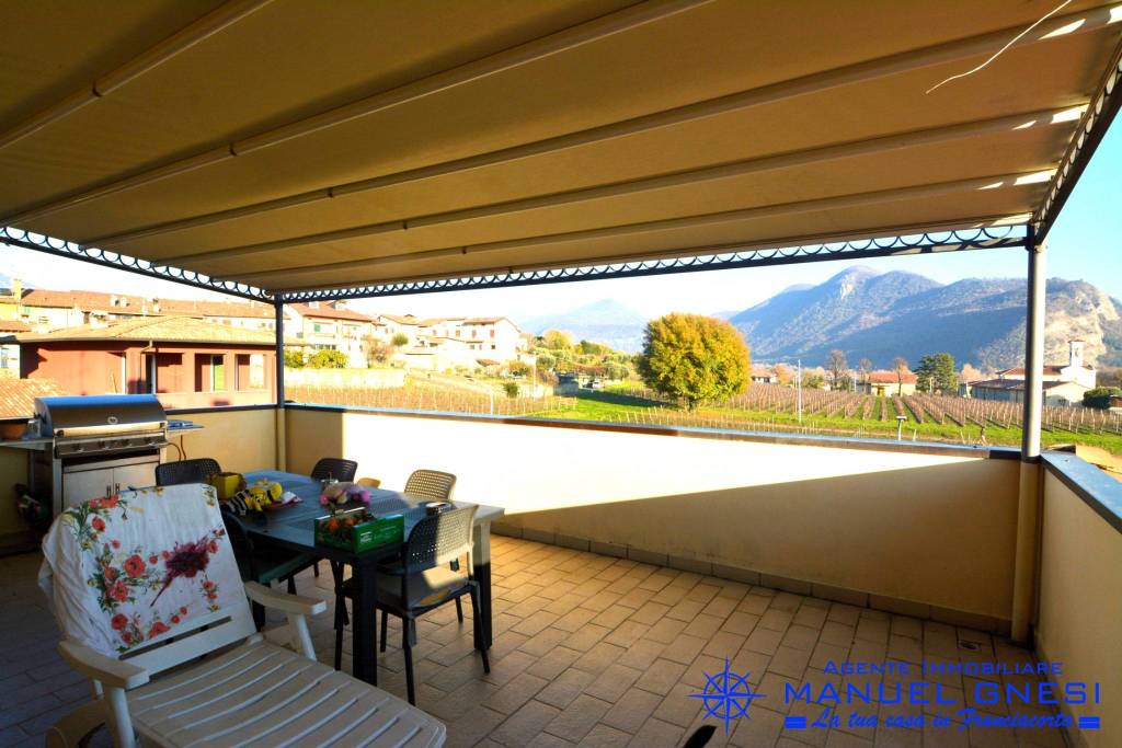 appartamento in vendita ad Iseo in zona Cremignane
