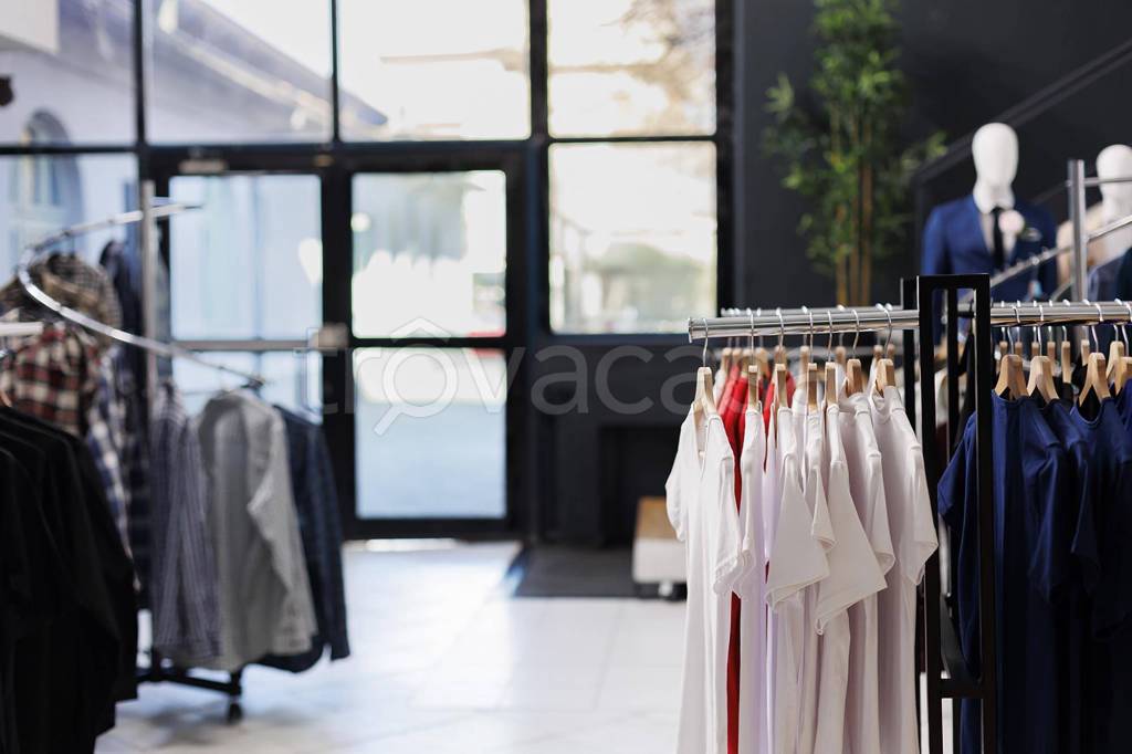 negozio in vendita ad Iseo