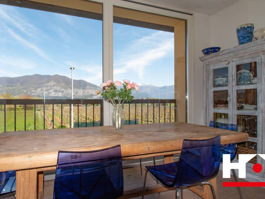 appartamento in vendita ad Iseo in zona Cremignane