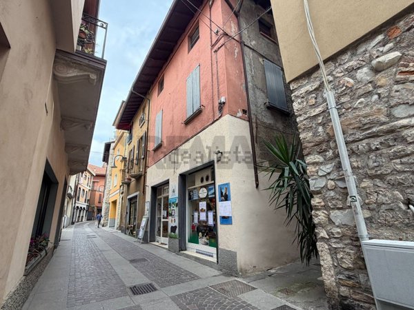 pentavano in vendita ad Iseo