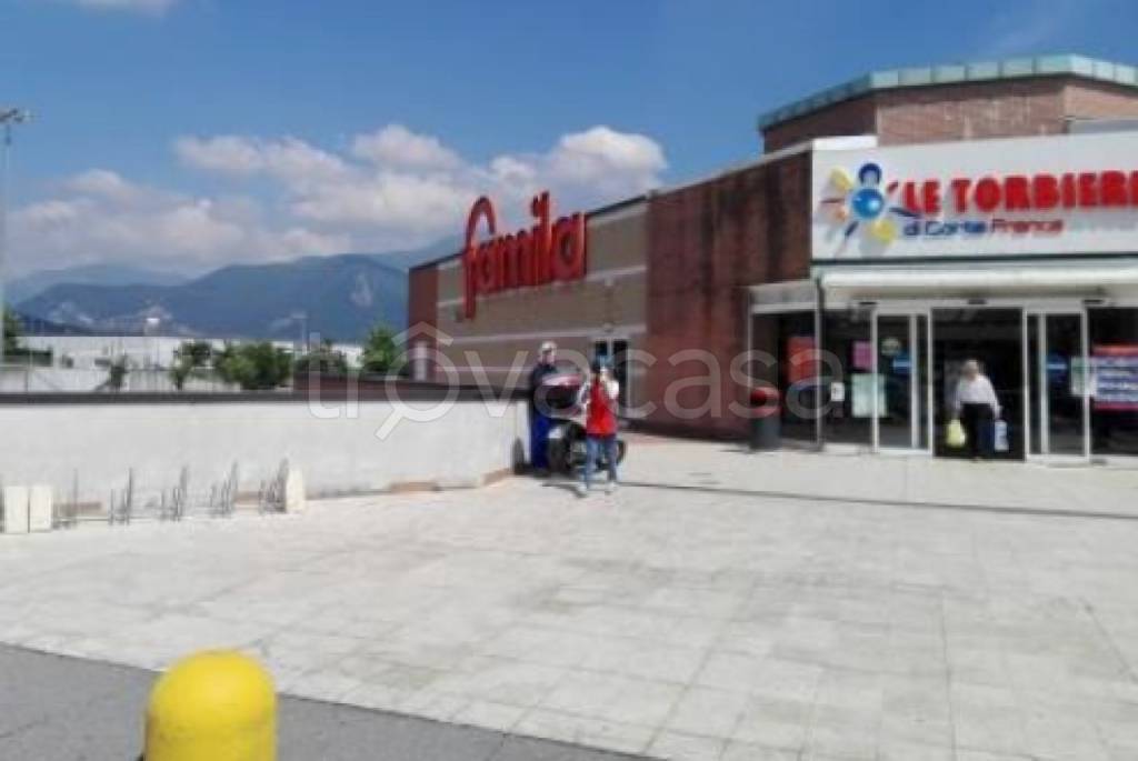 negozio in vendita ad Iseo