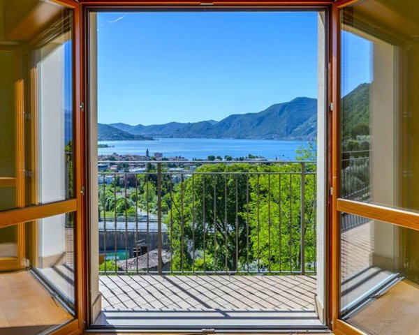 casa indipendente in vendita ad Iseo in zona Covelo