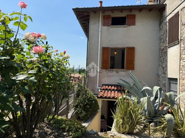 casa indipendente in vendita ad Iseo