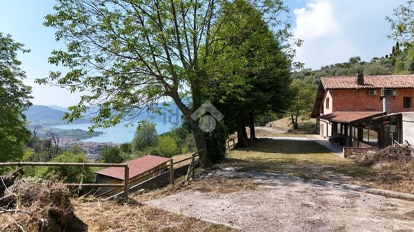quadrivano in vendita ad Iseo