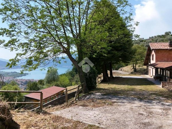 casa indipendente in vendita ad Iseo