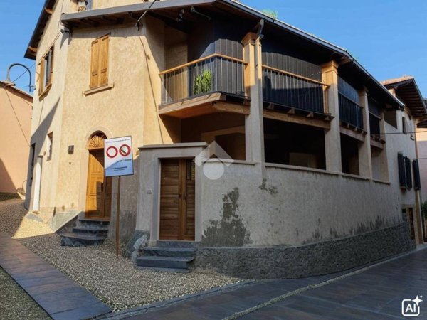 casa indipendente in vendita ad Iseo in zona Cremignane