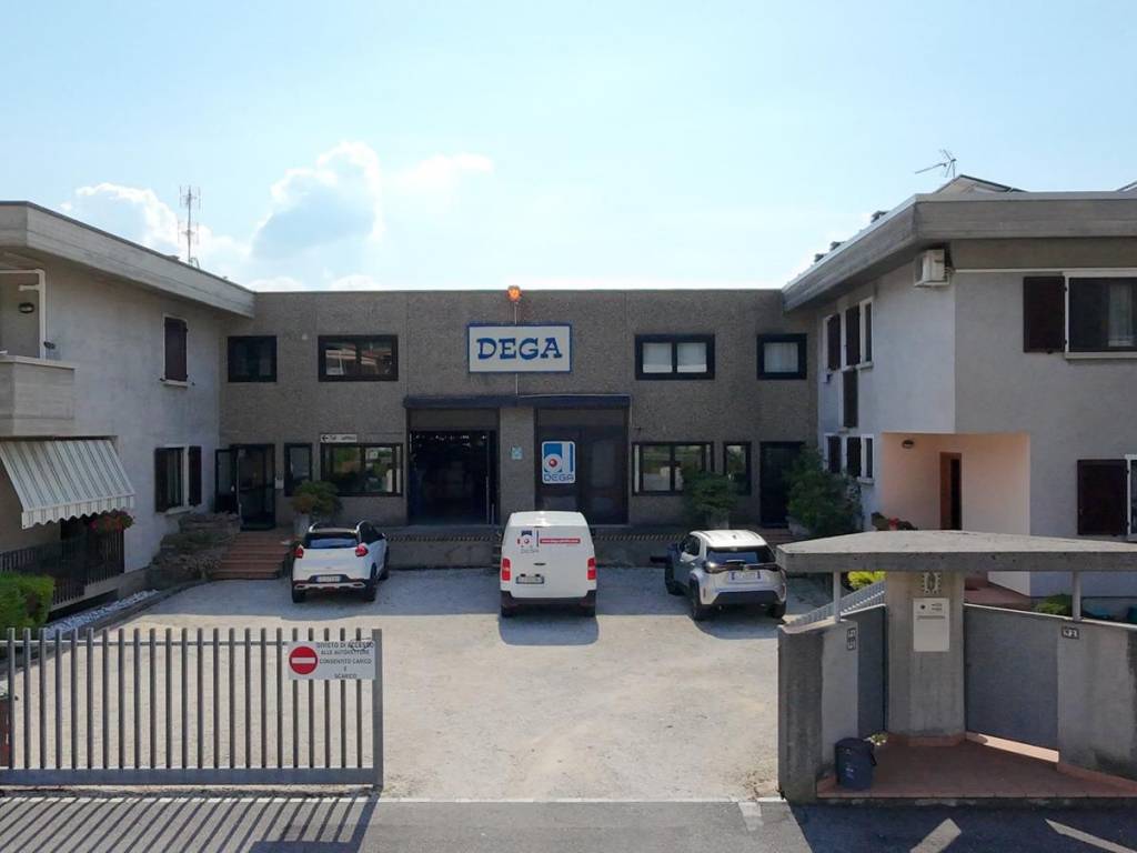 locale commerciale in vendita ad Iseo in zona Cremignane