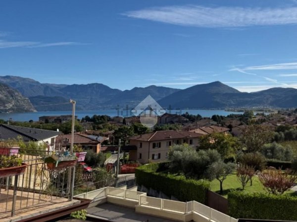 casa indipendente in vendita ad Iseo in zona Cremignane