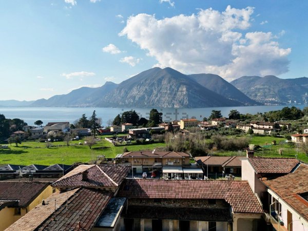 appartamento in vendita ad Iseo in zona Covelo