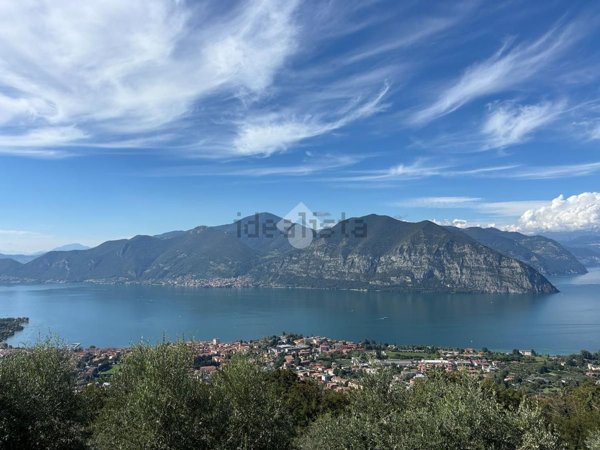 appartamento in vendita ad Iseo in zona Covelo