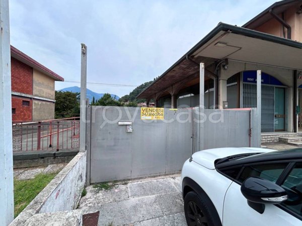 locale commerciale in vendita ad Iseo in zona Covelo