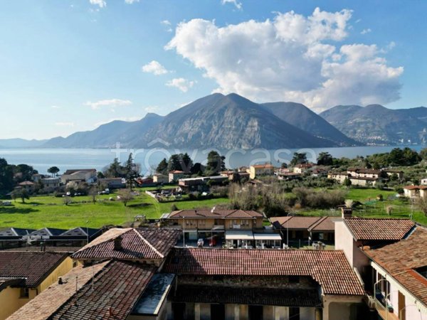 appartamento in vendita ad Iseo in zona Covelo