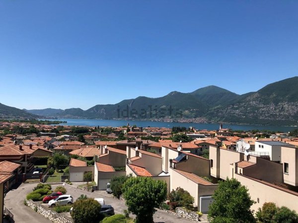 appartamento in vendita ad Iseo in zona Covelo