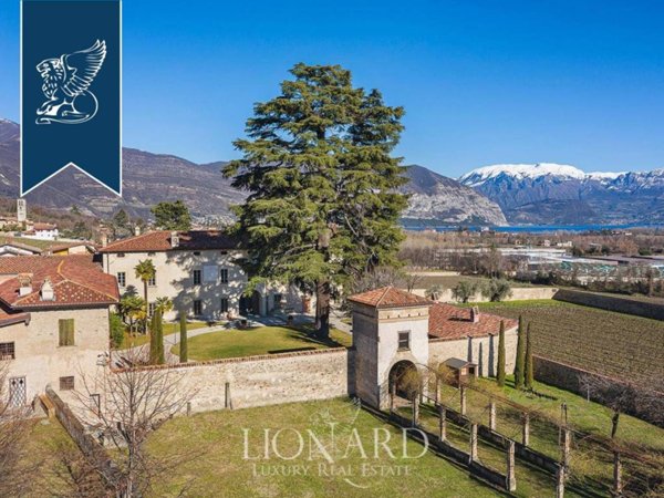 intera palazzina in vendita ad Iseo in zona Cremignane