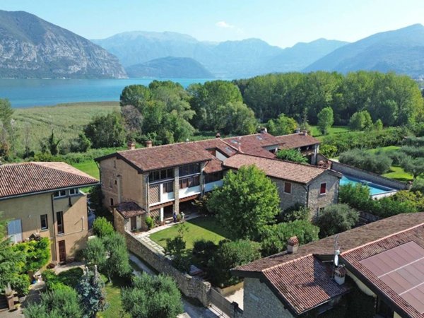 appartamento in vendita ad Iseo in zona Cremignane