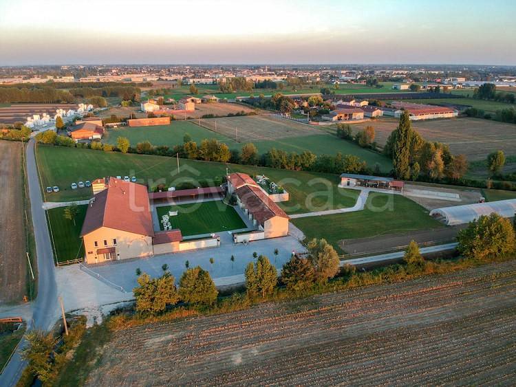 locale di sgombero in vendita ad Isorella