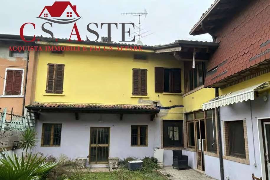 locale di sgombero in vendita ad Isorella