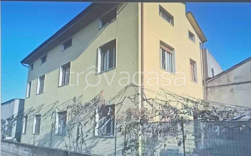casa indipendente in vendita ad Isorella
