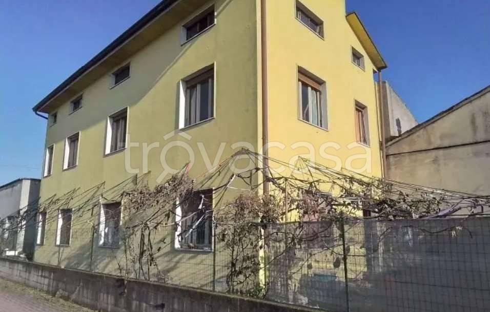 casa indipendente in vendita ad Isorella