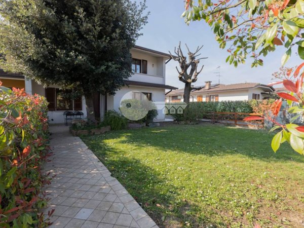 casa indipendente in vendita ad Isorella