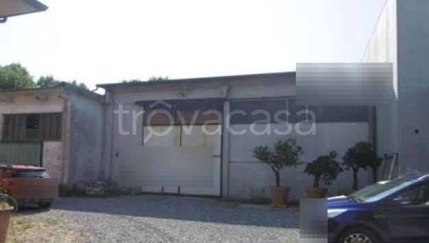 locale di sgombero in vendita ad Isorella