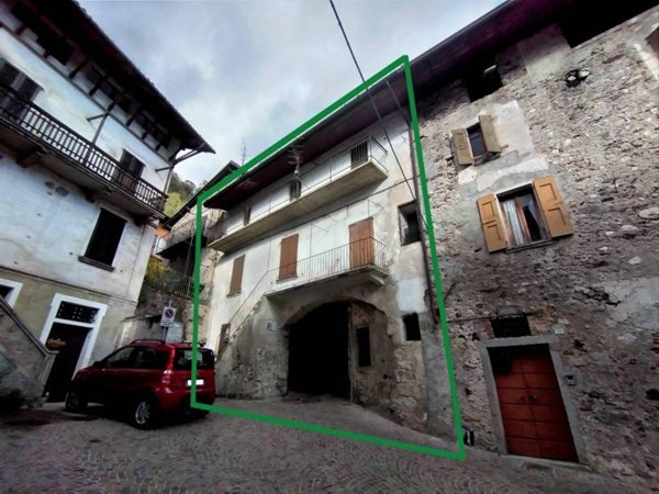 casa indipendente in vendita a Lavenone