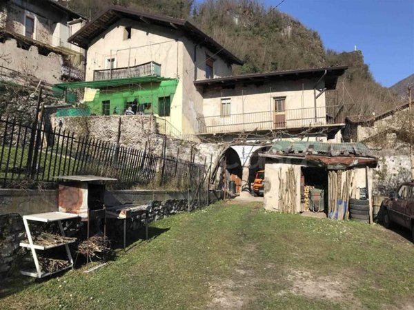 casa indipendente in vendita a Lavenone